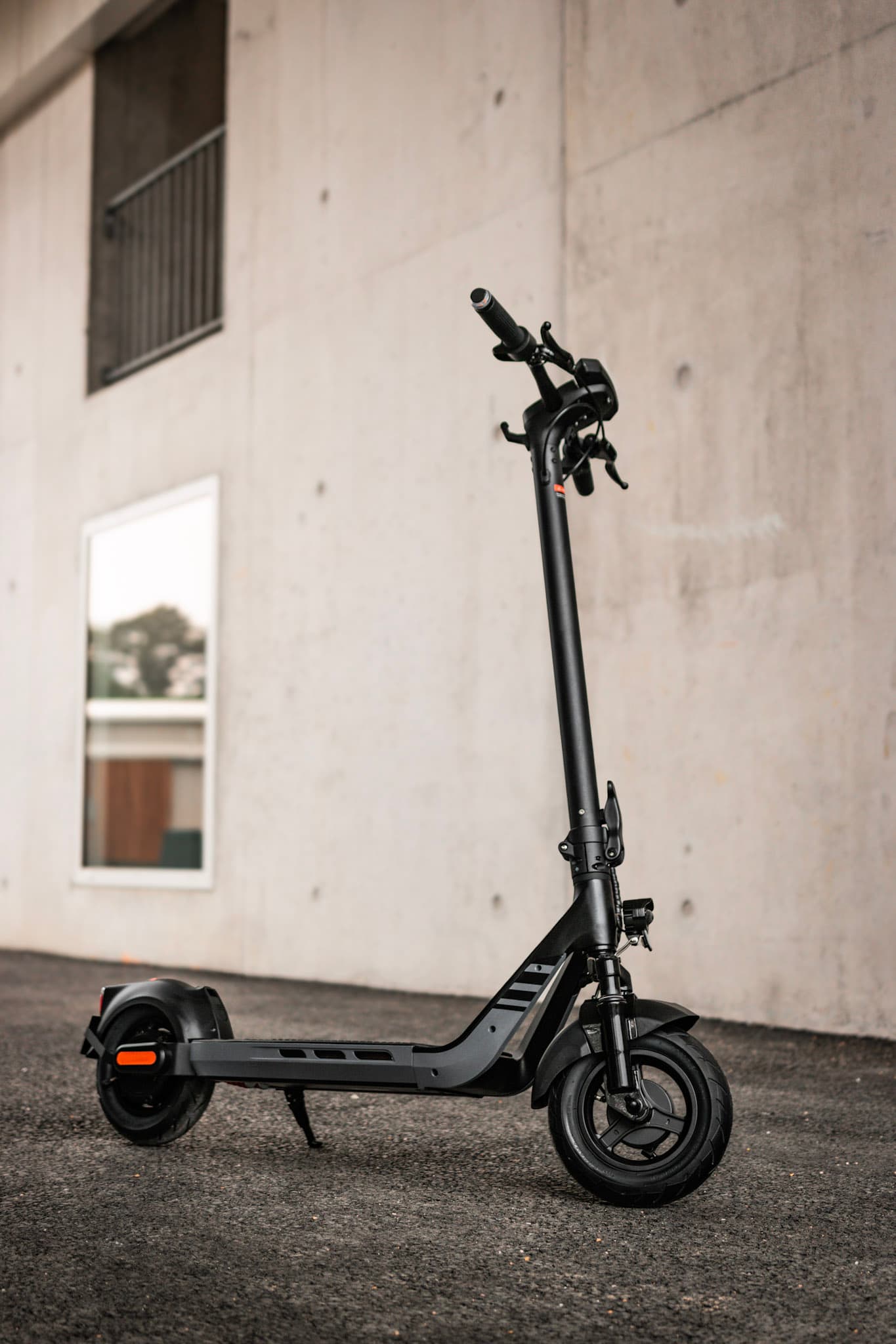 Trottinette électrique disponible à la Résidence Rosolino