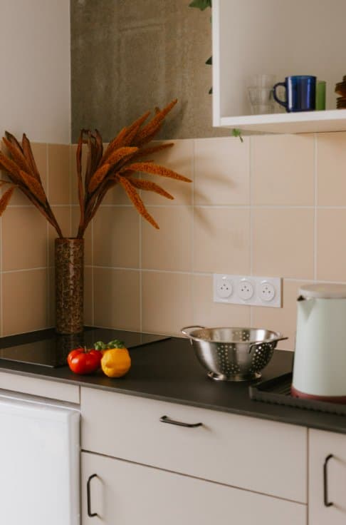 Kitchenette équipée du studio, Résidence Rosolino Bruz